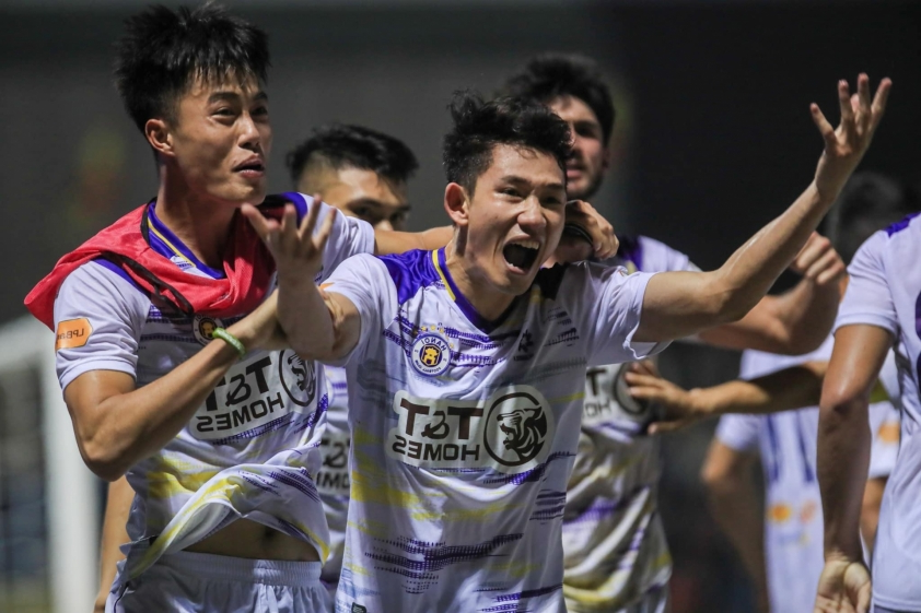 Công an Hà Nội Vươn Lên Đỉnh BXH V-League 2024/25