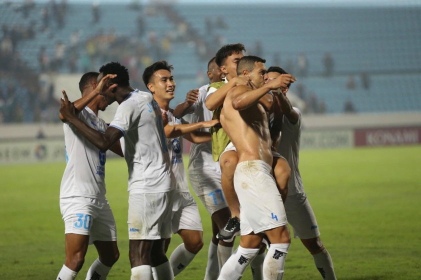 Nam Định tạo nên kỳ tích tại AFC Champions League Two với màn lội ngược dòng ngoạn mục