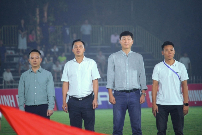 Trần Gia Huy tỏa sáng rực rỡ trước mắt HLV Kim Sang Sik