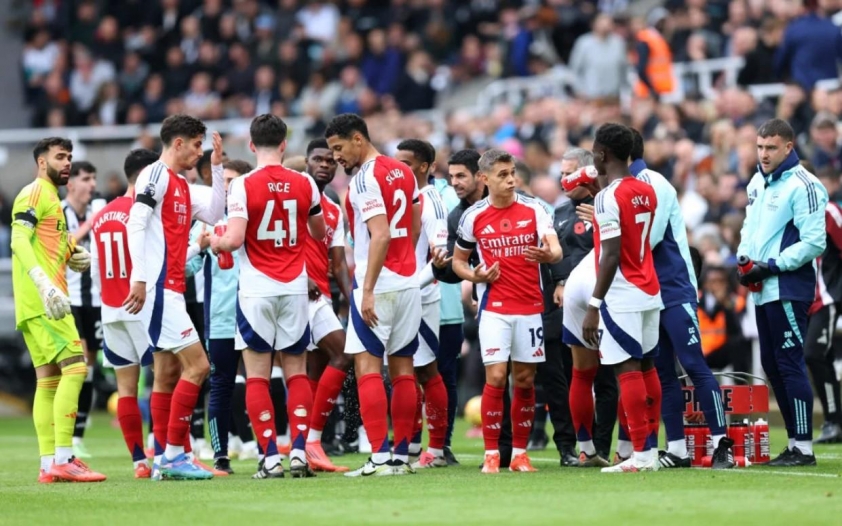 Màn trình diễn kém cỏi của Trossard đẩy Arsenal vào thế khó khăn trong cuộc đua vô địch Premier League
