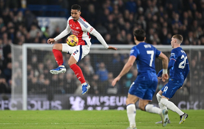 Arsenal phung phí cơ hội vàng, HLV Arteta phản ứng dữ dội