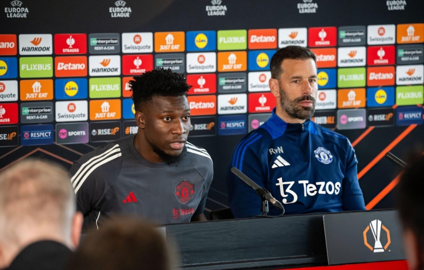 Người hùng World Cup Andre Onana kêu gọi Man Utd giữ lại Ruud van Nistelrooy