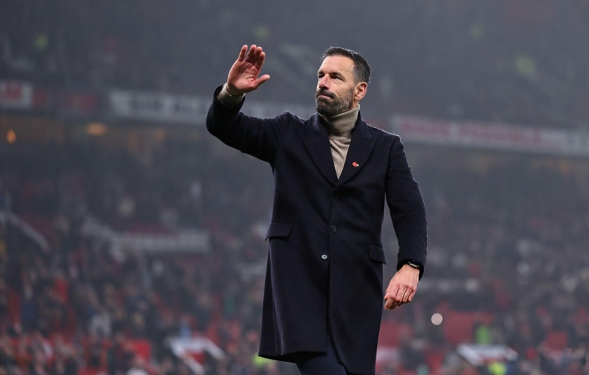 Người hâm mộ Man Utd phẫn nộ khi Ruben Amorim giữ lại Darren Fletcher thay vì Ruud van Nistelrooy