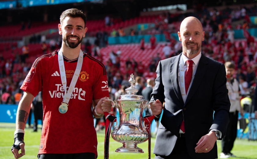 Erik ten Hag gửi tâm thư xúc động đến người hâm mộ Manchester United sau khi bị sa thải
