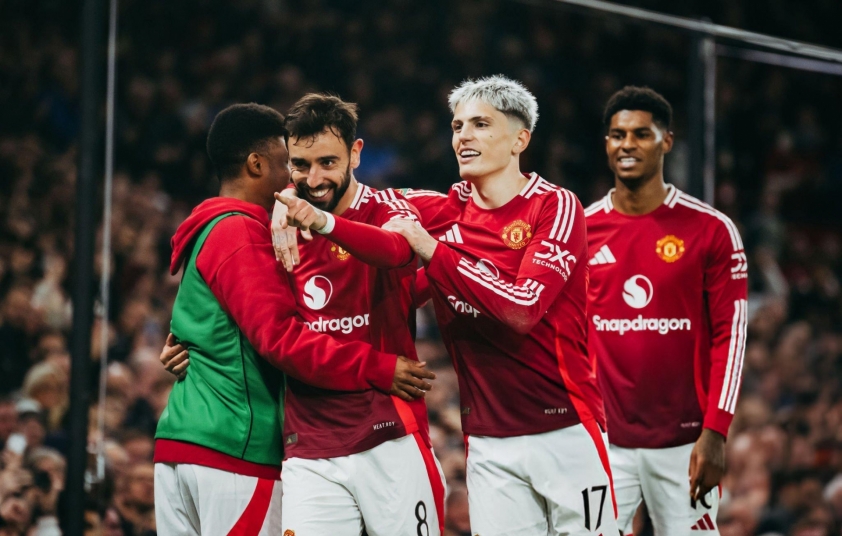 Ruud van Nistelrooy Tiếp Tục Dẫn Dắt Man Utd bất chấp Tin Đồn về Ruben Amorim