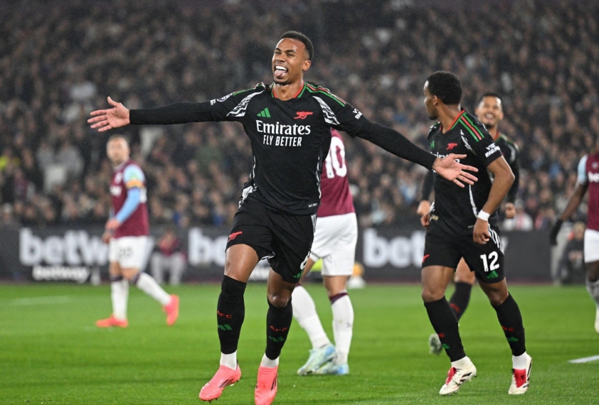 Arsenal Bùng Nổ, Hạ Gục West Ham 5-2 Trên Sân Khách