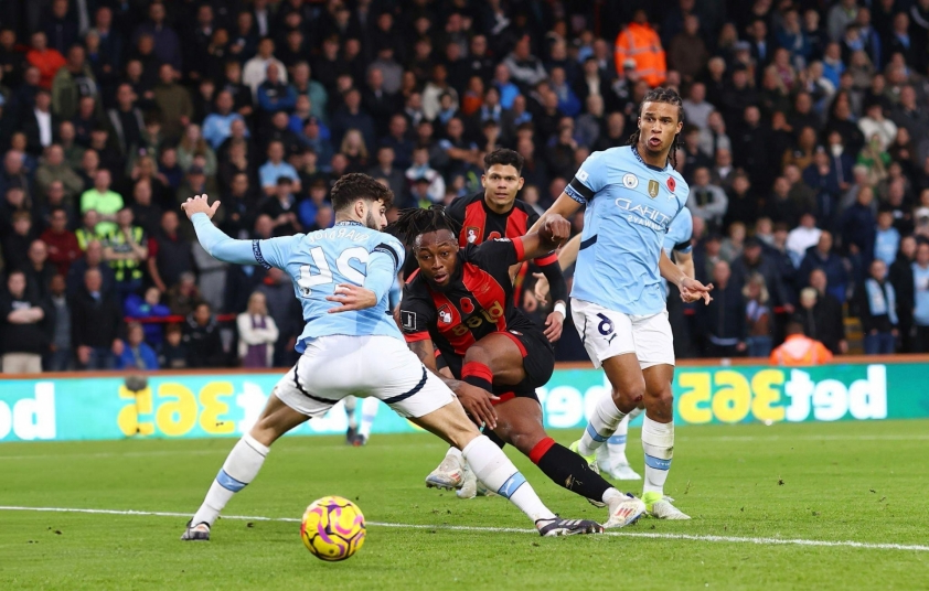Man City thua sốc trên sân Bournemouth