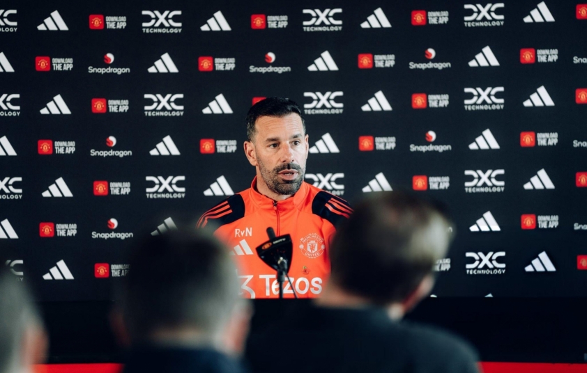 Ruud van Nistelrooy khao khát trở thành HLV trưởng Manchester United