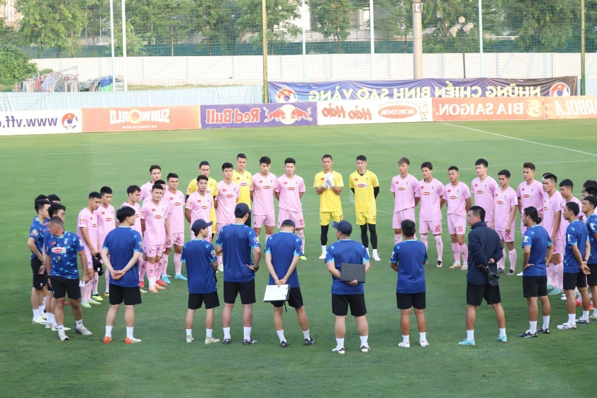 HLV Kim Sang Sik rèn luyện tinh thần cho ĐT Việt Nam trước thềm AFF Cup 2024