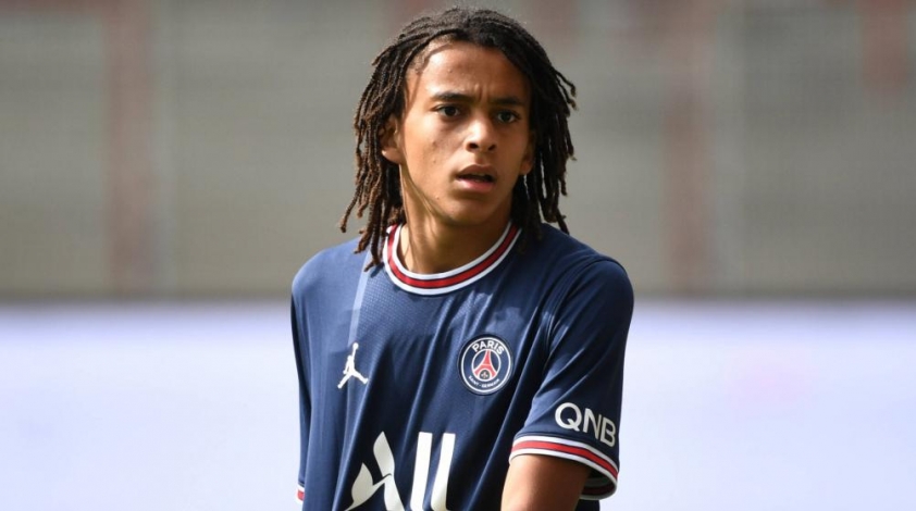 Căng thẳng giữa Mbappe và PSG đạt đến đỉnh điểm Mối bất hòa liên quan đến anh trai khiến ngôi sao người Pháp phản ứng dữ dội