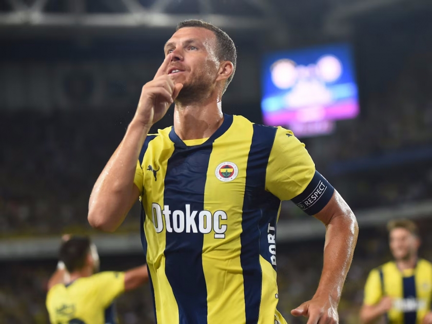 AZ Alkmaar đối mặt với nguy cơ tan vỡ khi gặp gỡ Fenerbahce ở Europa League