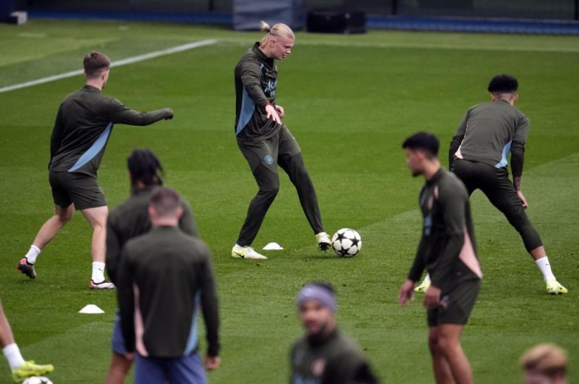Man City đối mặt với lịch thi đấu khắc nghiệt tiếp theo, Guardiola thừa nhận phải điều chỉnh