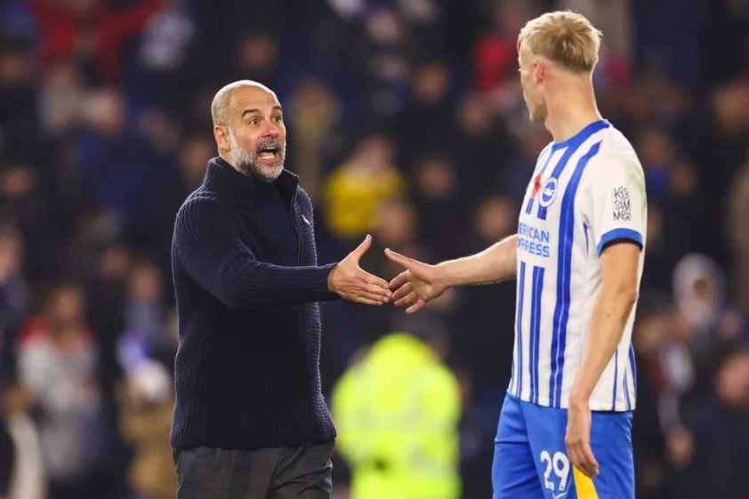Sự tức giận bùng nổ của Guardiola sau trận thua Brighton Trao đổi căng thẳng với Van Hecke