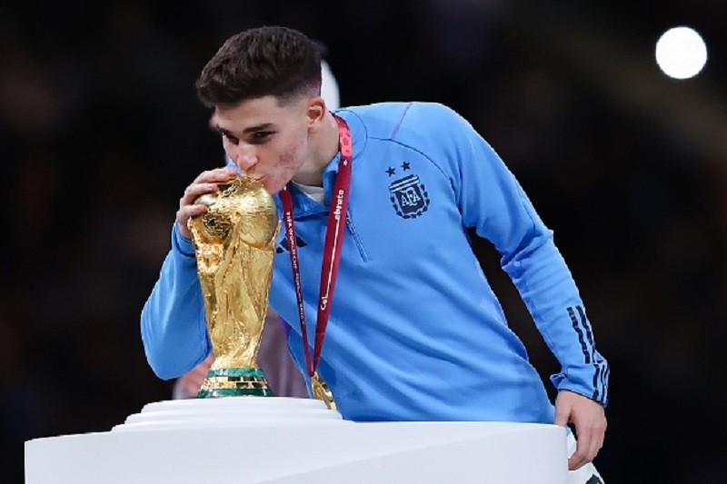 Pep Guardiola kiên cường giữa cơn bão chấn thương tại Man City