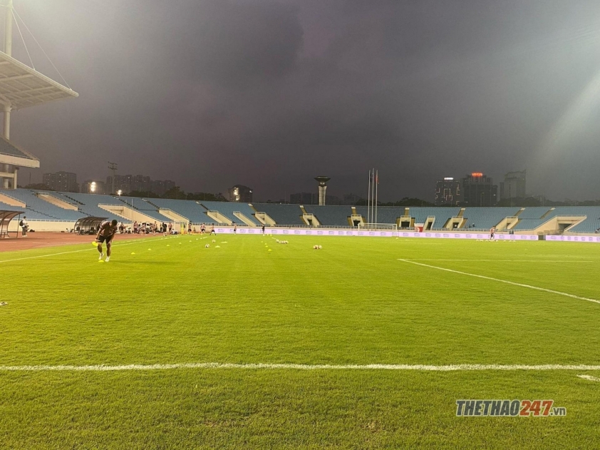 Mặt cỏ SVĐ Mỹ Đình đối mặt với thách thức trước thềm AFF Cup