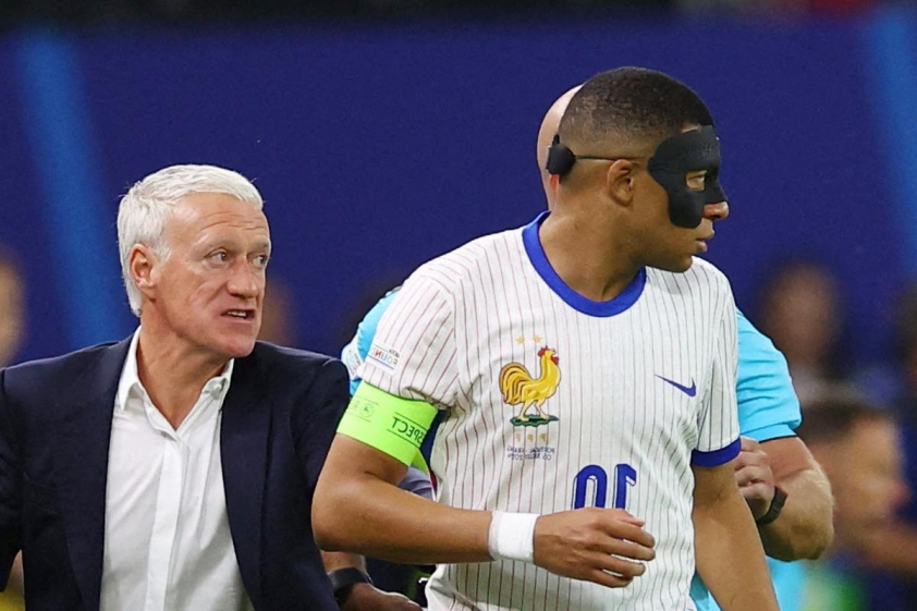 Sóng ngầm nội bộ đội tuyển Pháp Mbappe đòi sa thải Deschamps