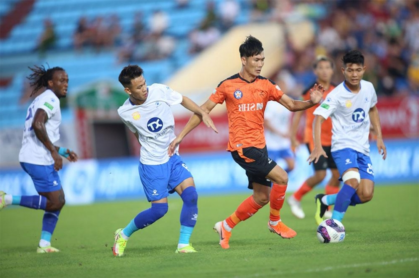 Nam Định Thắng Đậm 5-0 Trước Đà Nẵng, Vươn Lên Vị Trí Thứ Hai V-League