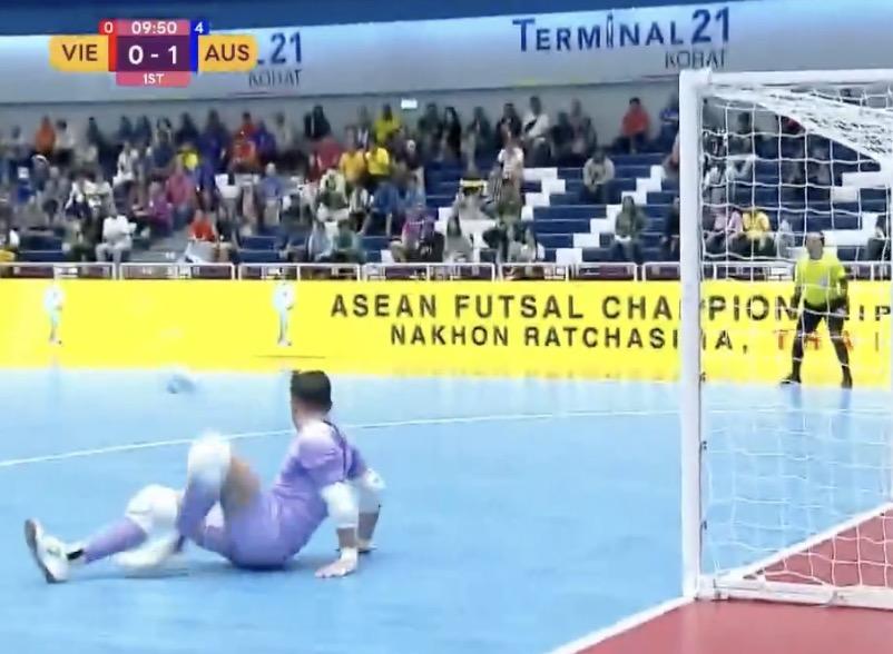 Thắng ngược đầy kịch tính, futsal Việt Nam vào chung kết giải Đông Nam Á