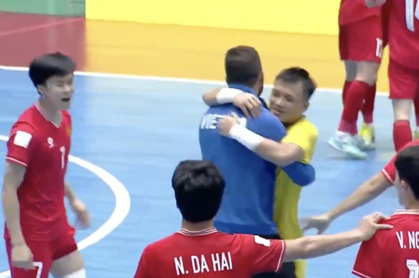 Thắng ngược đầy kịch tính, futsal Việt Nam vào chung kết giải Đông Nam Á