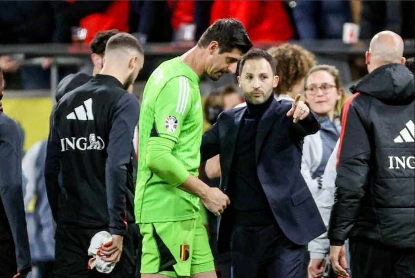 Courtois từ chối trở lại đội tuyển Bỉ khi HLV Tedesco còn tại vị