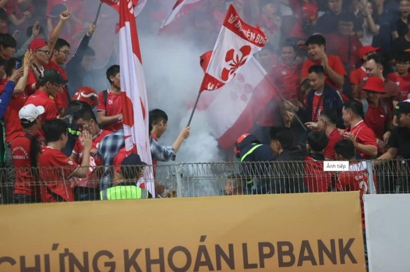 Hành vi phản cảm của CĐV khiến CLB Hải Phòng và Hà Nội FC đối diện án phạt nặng