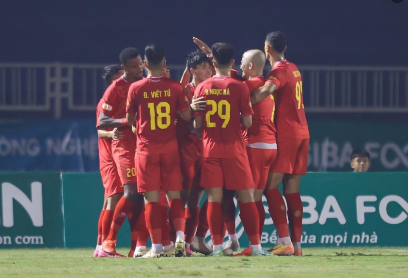 Cuộc lật đổ ngoạn mục trên BXH V-League 2024/25 HAGL vươn lên, CAHN trả lại ngôi đầu
