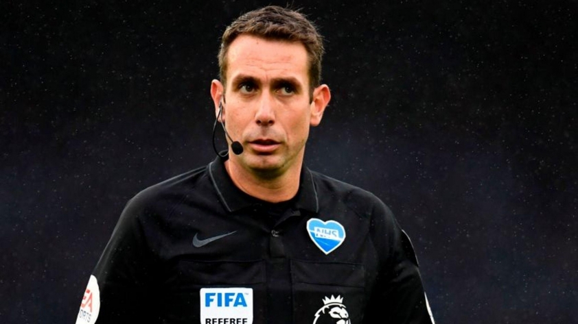 Trọng tài Premier League đối mặt với bê bối hít ma túy sau khi bị đình chỉ