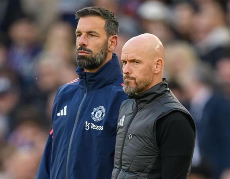 Tương lai của Van Nistelrooy tại Manchester United còn bỏ ngỏ trước thềm sự ra mắt của Amorim