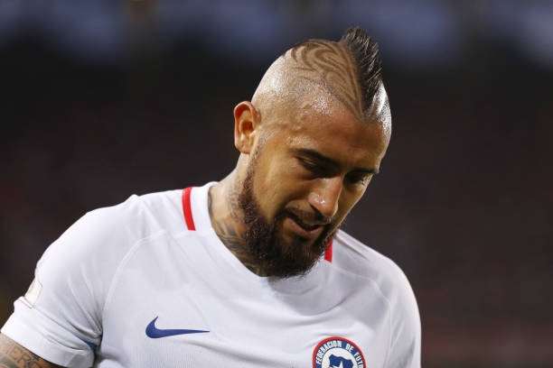 Cựu tiền vệ của Barcelona, Arturo Vidal, có thể đối mặt với án tù vì cáo buộc đánh thuốc mê và tấn công tình dục