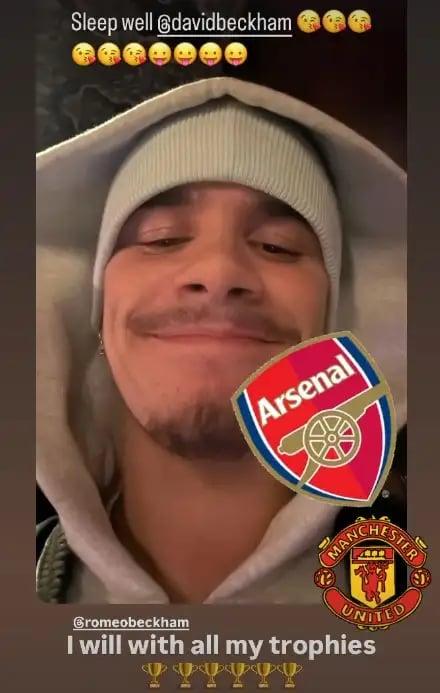 Cuộc đôi co hài hước về bóng đá giữa David Beckham và con trai Romeo