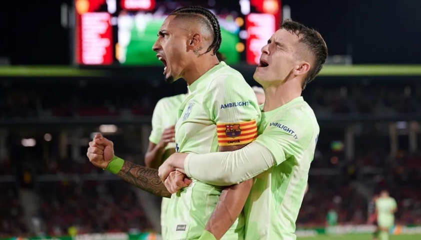 Raphinha sánh ngang Messi tại Barcelona, khẳng định quyết tâm cống hiến