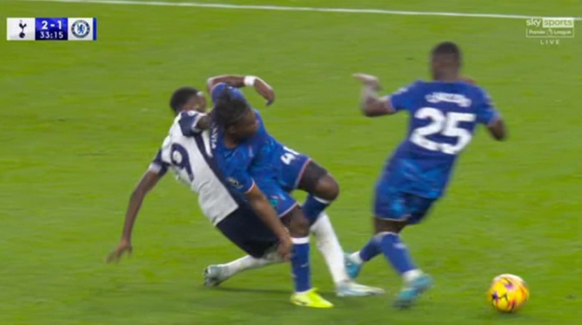 Thuyết minh của Premier League về quyết định gây tranh cãi không rút thẻ đỏ cho Caicedo