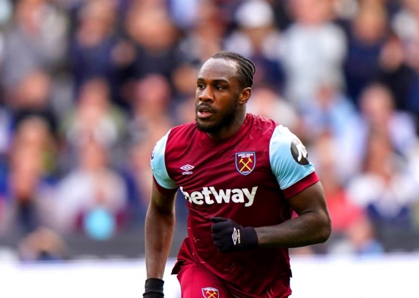Ngôi sao West Ham Antonio đối mặt với nguy cơ giải nghệ sau vụ tai nạn nghiêm trọng