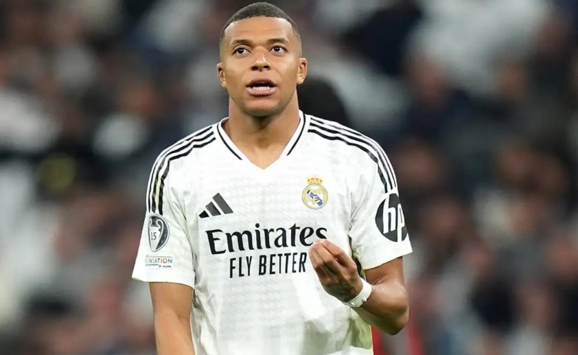 Kylian Mbappe vật lộn tại Real Madrid, không thể trở thành người kế thừa Cristiano Ronaldo