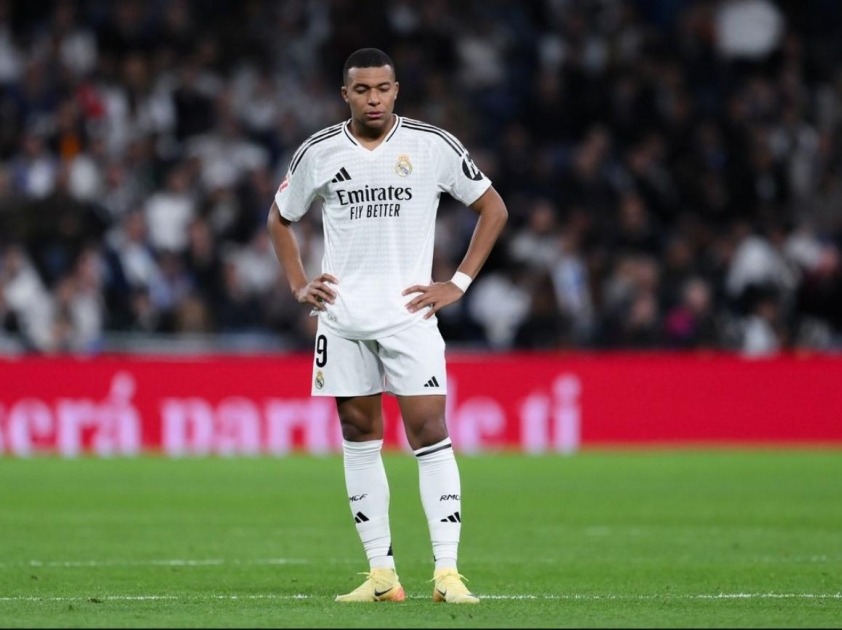 Carlo Ancelotti trên bờ vực bị sa thải khi Real Madrid đối mặt với khủng hoảng