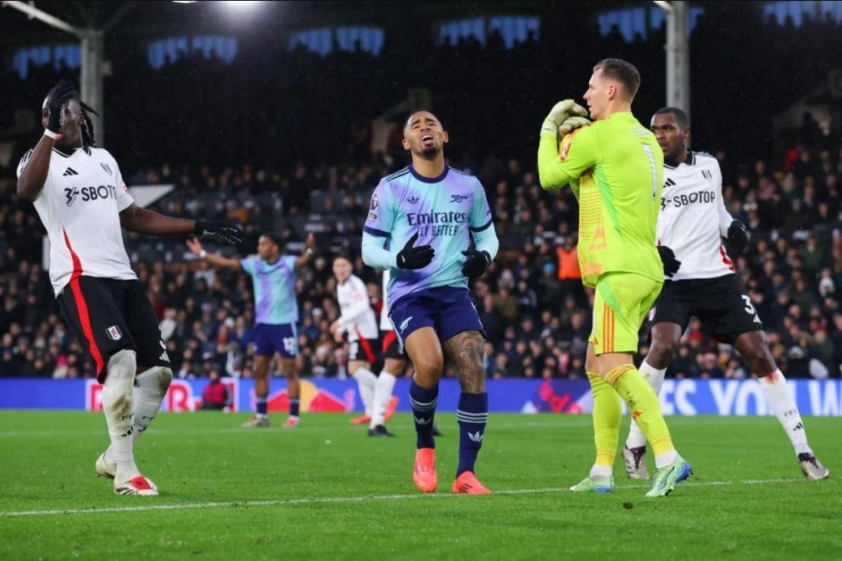 Arsenal tiếp tục bế tắc Sự thiếu hụt một số 9 đúng nghĩa cản trở cuộc đua vô địch