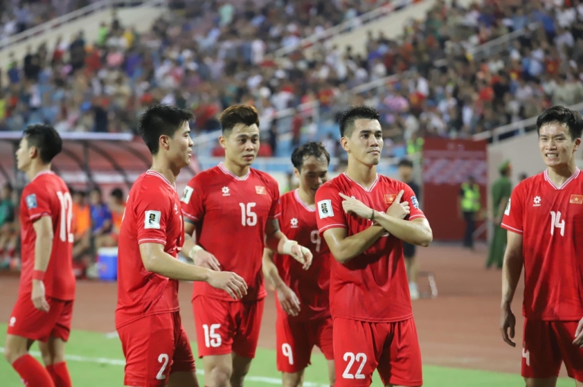 Lời khuyên chân thành từ Huyền thoại Gullit cho bóng đá Việt Nam trước thềm AFF Cup 2024