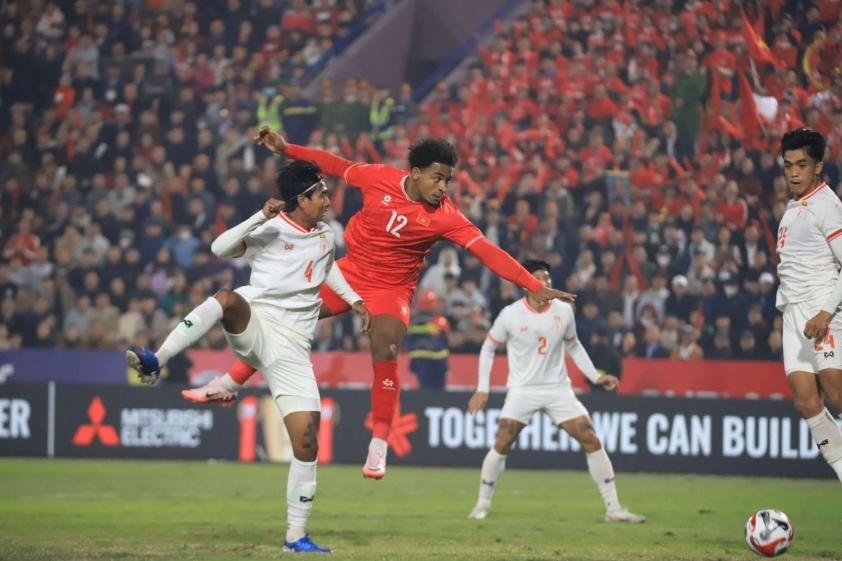 AFF Cup 2024 ĐT Việt Nam đón tin vui và tranh cãi về cầu thủ nhập tịch