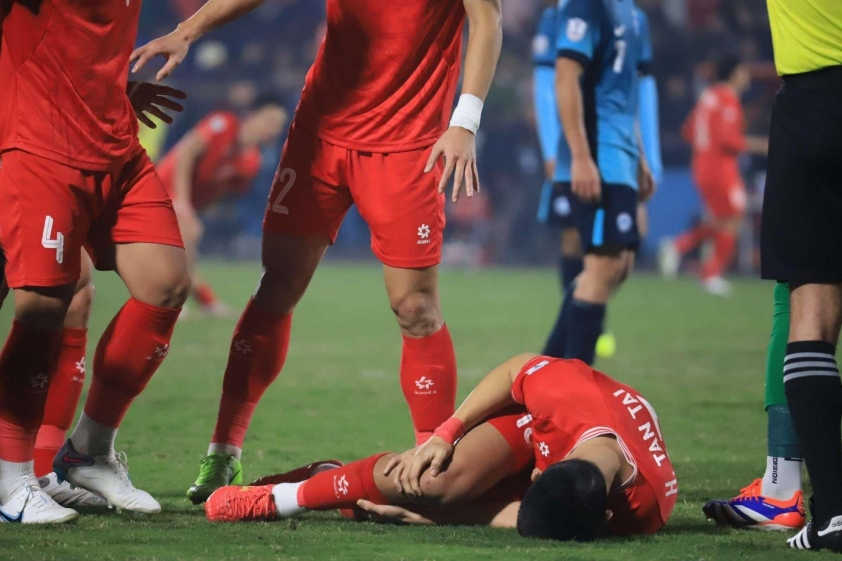 Những Cầu Thủ Sẽ Vắng Mặt Ở Chung Kết AFF Cup Văn Toàn, Hồ Tấn Tài và Trung Kiên