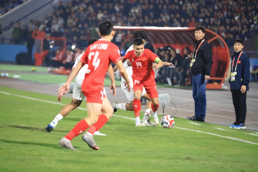 Việt Nam Đánh Bại Indonesia Với Pha Tỏa Sáng Của Quang Hải, Trở Lại Ngôi Đầu Bảng B AFF Cup 2024