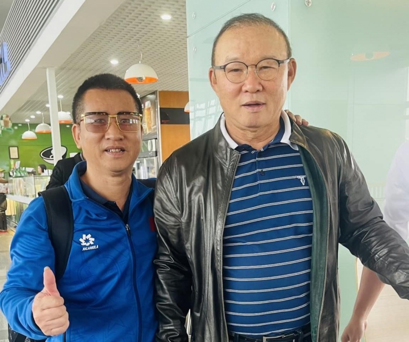 HLV Park Hang Seo đến Lào cổ vũ ĐT Việt Nam tại AFF Cup, tiếp tục sứ mệnh truyền lửa