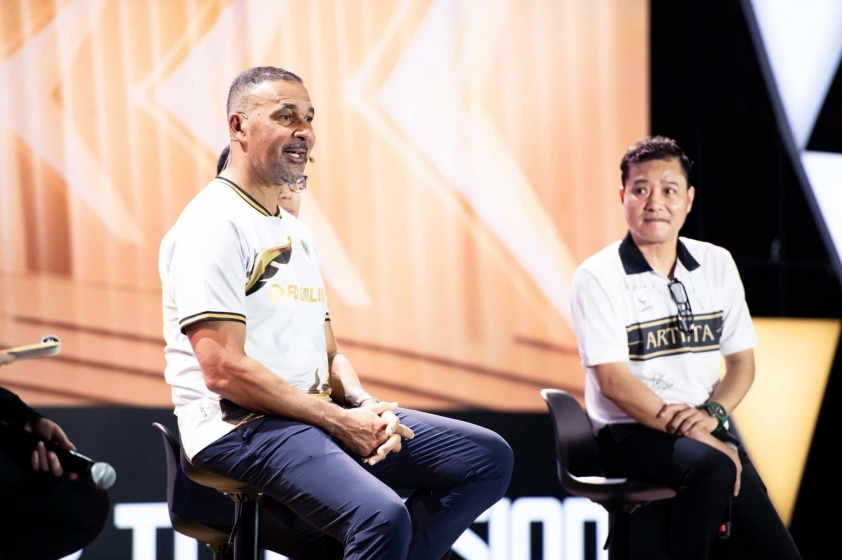 Lời khuyên chân thành từ Huyền thoại Gullit cho bóng đá Việt Nam trước thềm AFF Cup 2024