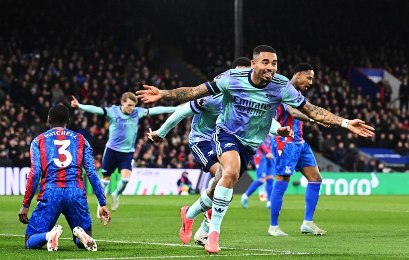 Arsenal đè bẹp Crystal Palace 5-1, thu hẹp khoảng cách điểm số với đỉnh BXH