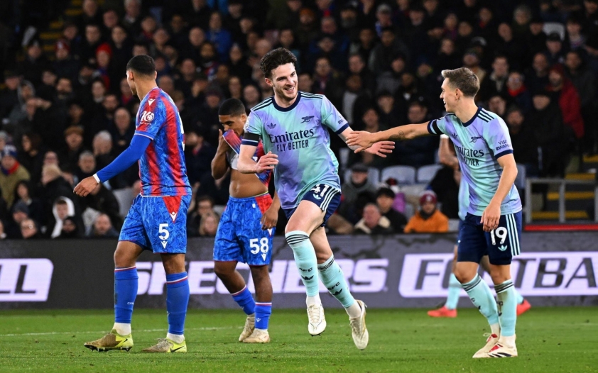 Arsenal lo sốt vó khi Bukayo Saka dính chấn thương nặng