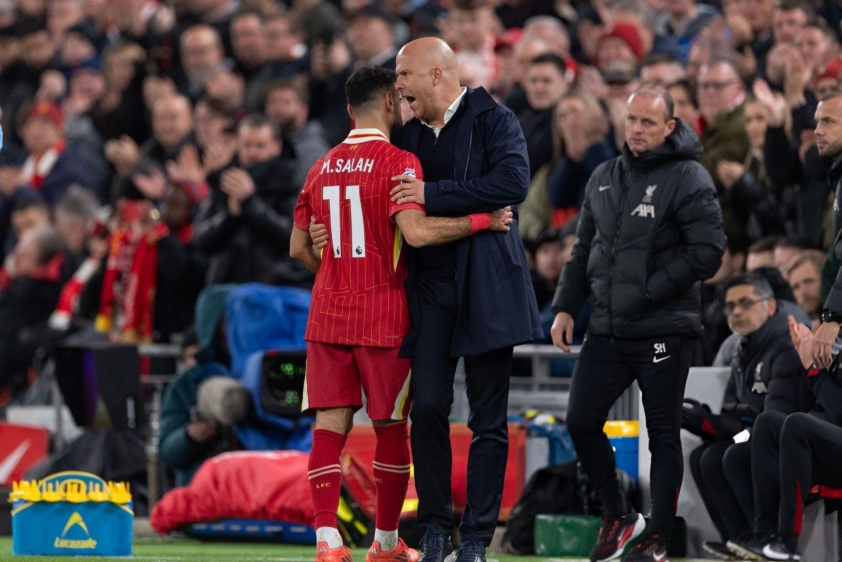 Arne Slot Tri Ân Jurgen Klopp vì Khởi Đầu Như Mơ tại Liverpool
