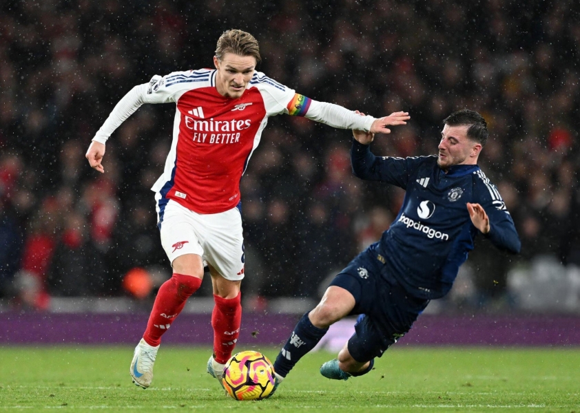 Arsenal Đánh Bại MU 2-0, Tiếp Tục Bám Đuổi Ngôi Đầu BXH Premier League