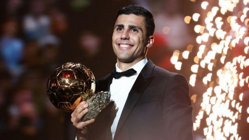 Đội hình FIFPRO 2024: Messi và Ronaldo thống trị, Premier League thiếu vắng đại diện