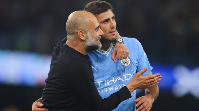 Manchester City ghen tị với đội hình dày dặn của Chelsea giữa cơn bão chấn thương