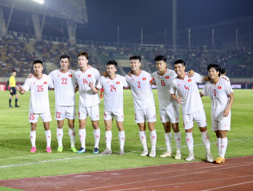 ĐT Việt Nam Hủy Diệt Lào 4-1, Vươn Lên Đứng Đầu Bảng B AFF Cup 2024