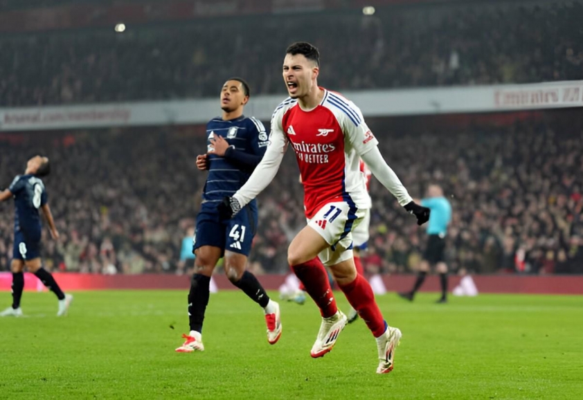 Arsenal hòa kịch tính 2-2 trước Aston Villa: Pháo thủ đánh rơi 2 điểm quý giá